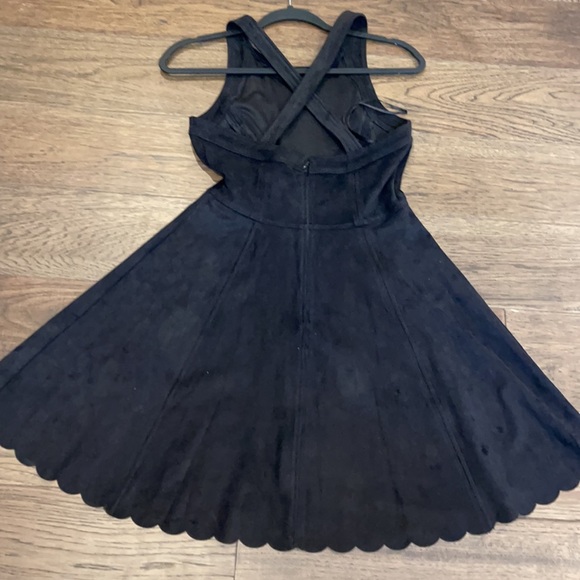 Express dress - Picture 4 of 7